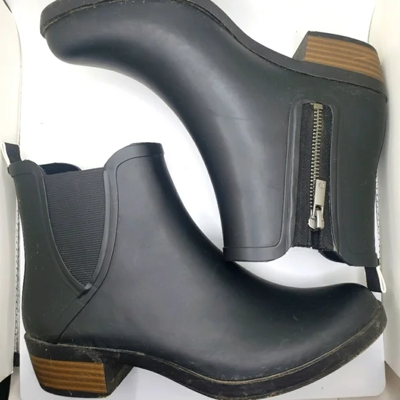 Lucky brand Chelsea Black heeled rain ankle booties size 8 - Picture 1 of 10